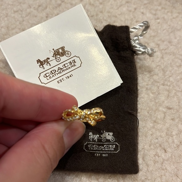 Coach Gold Bow Ring - Picture 2 of 2